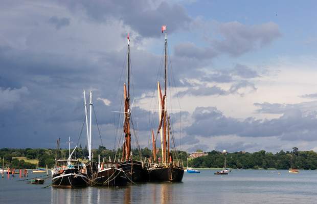 Barges at Pinmill.jpg